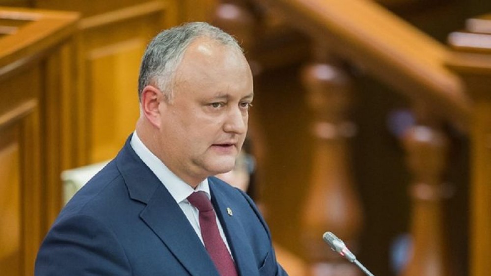 Experți despre retragerea lui Igor Dodon: „Încearcă să scape de dosare penale”